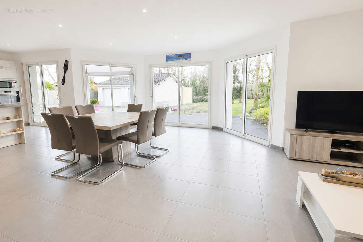 Maison contemporaine 4 pièces à vendre à Blaignan Prignac - photo 2
