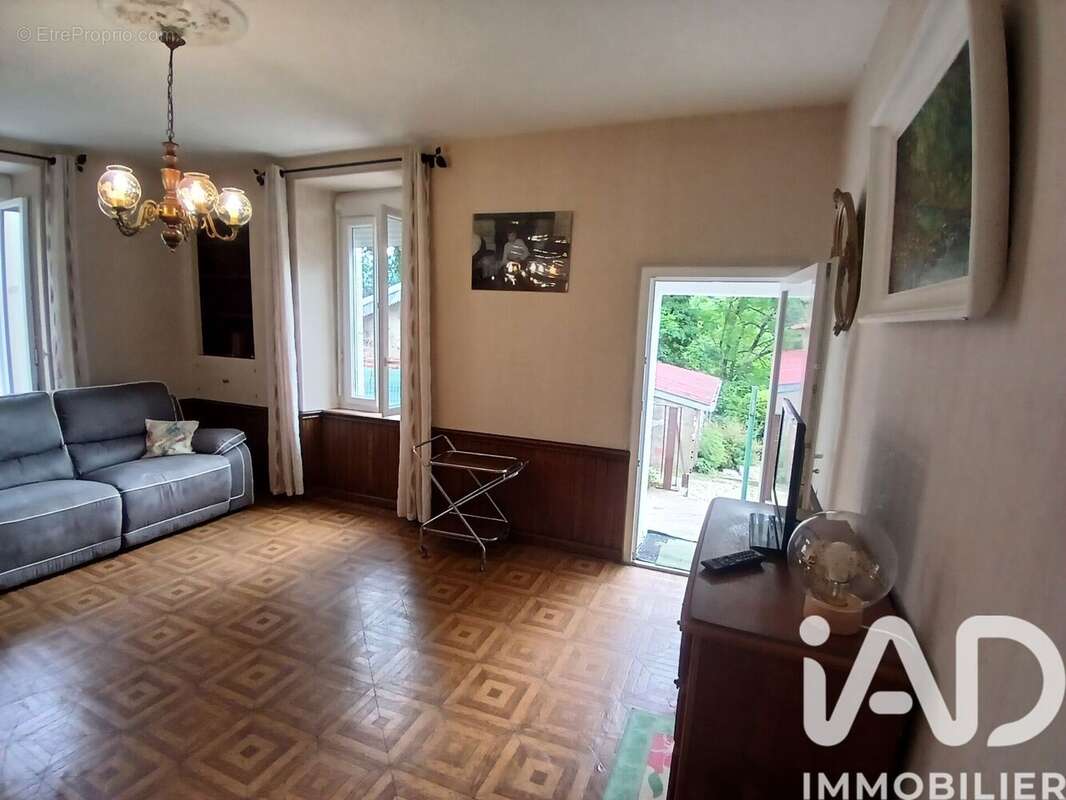 Maison 118 m² à Albine  - photo 4