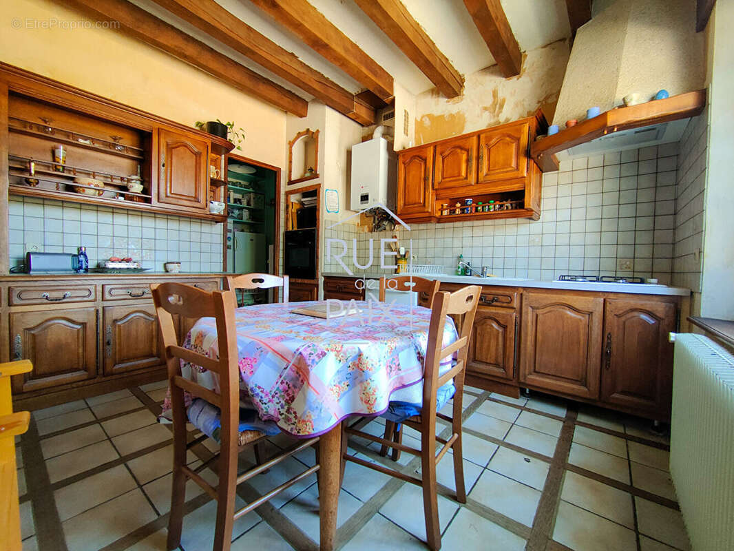 Maison en pierres 160m²  - 4 chambres -3277m² de terrain - photo 5