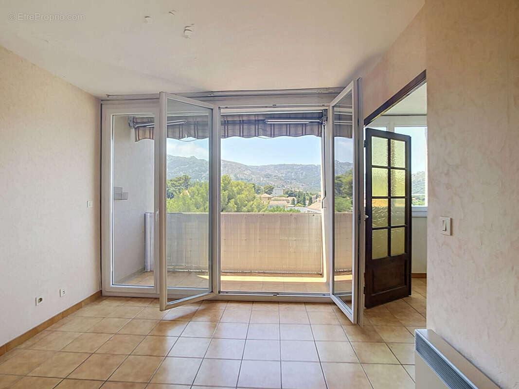 Appartement 4 pièces à vendre à Marseille  vue sur mer  - Quartier Beauvallon - Morgiou - photo 2