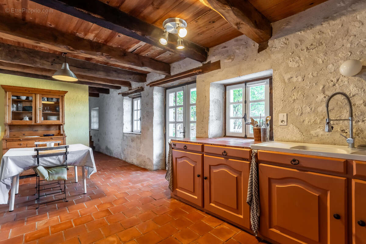 Maison de campagne avec annexe, piscine et dépendance - photo 38