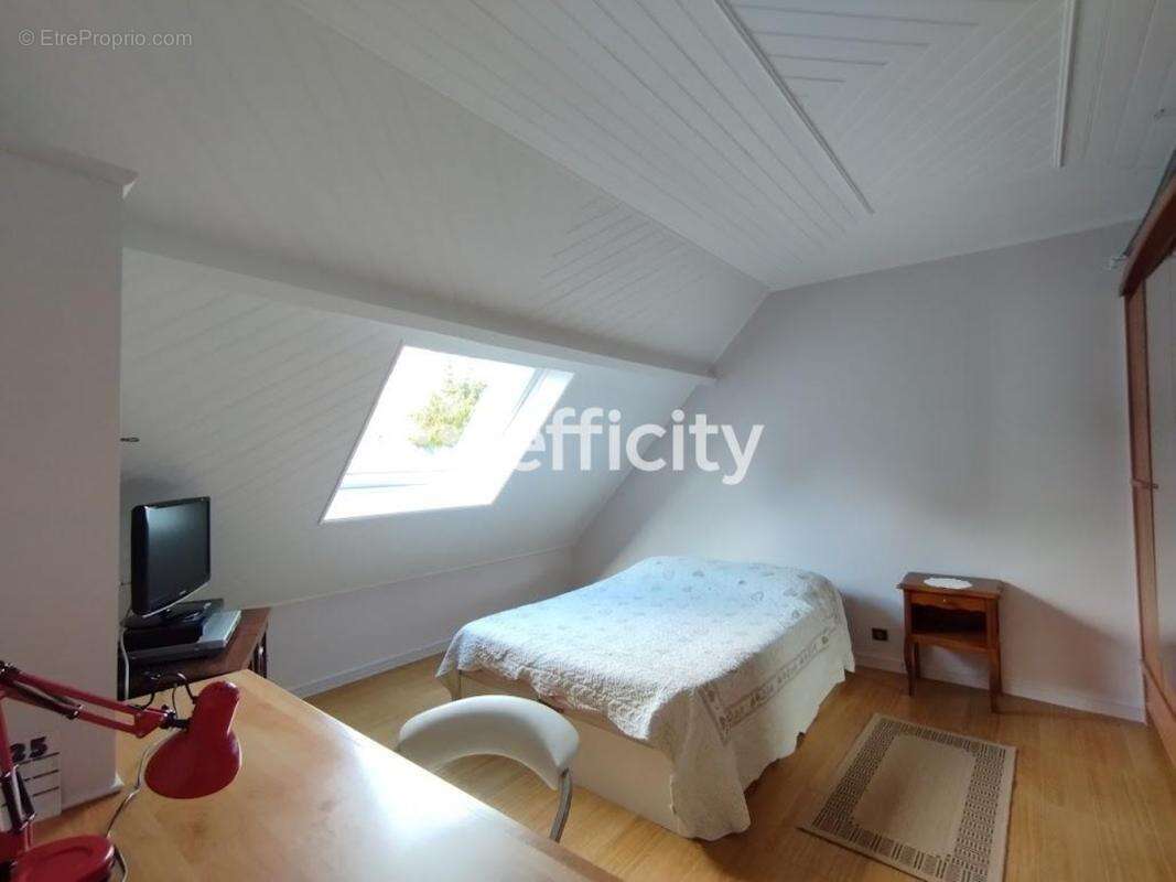 Maison à SAINT-ARNOULT-EN-YVELINES