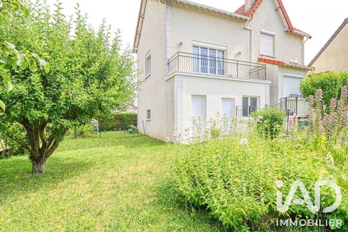 Maison 104 m² à Saint-Prix  - photo 1