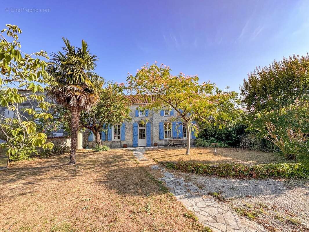 Très jolie maison de village en pierre avec piscine - photo 23