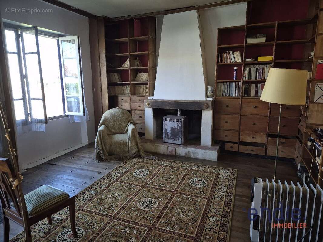 Maison à OUROUER-LES-BOURDELINS