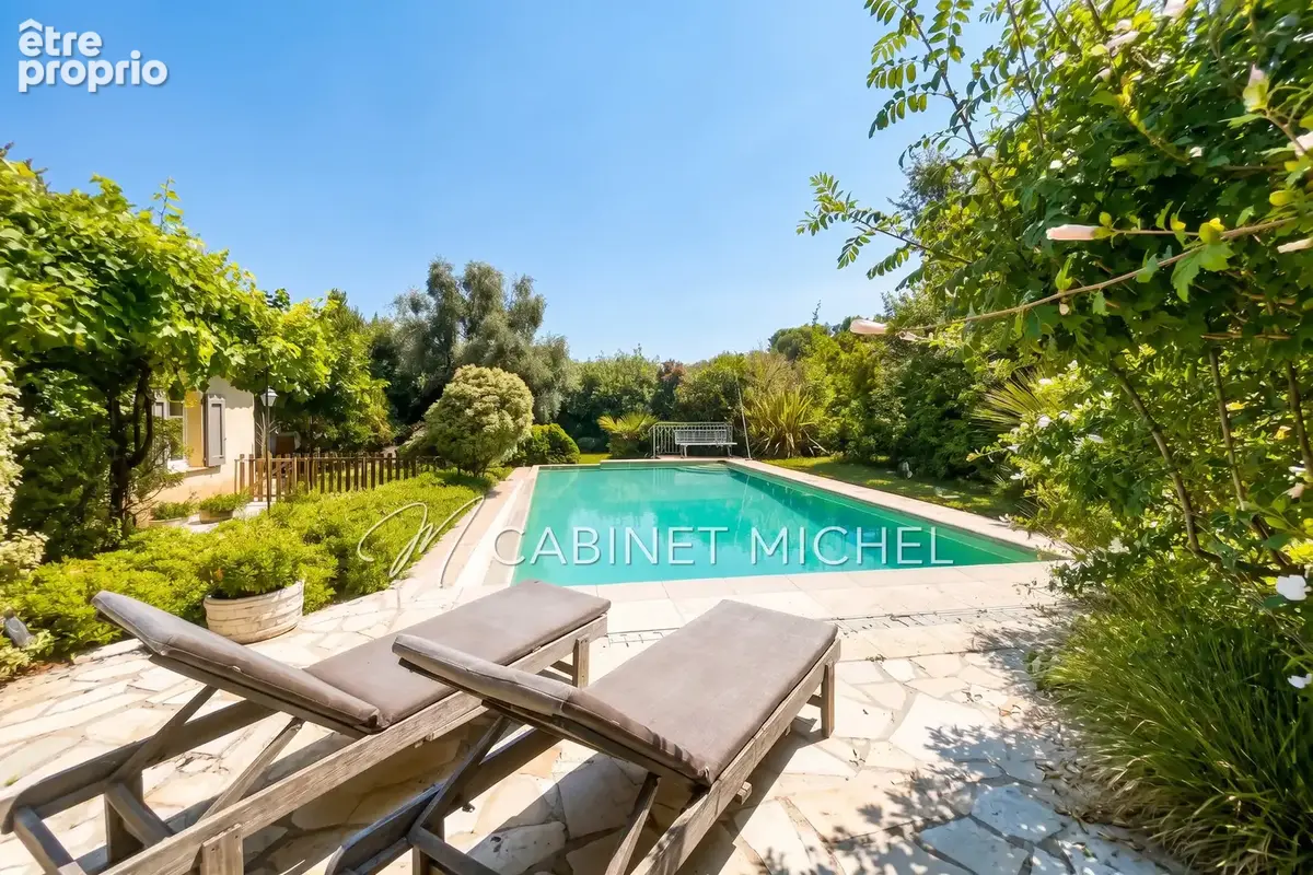 Maison à ROQUEFORT-LES-PINS