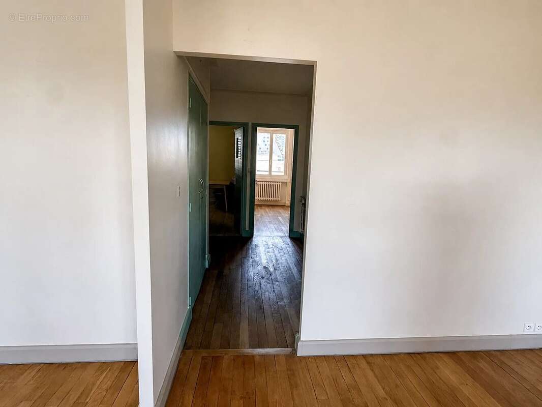 Appartement à PARIS-19E
