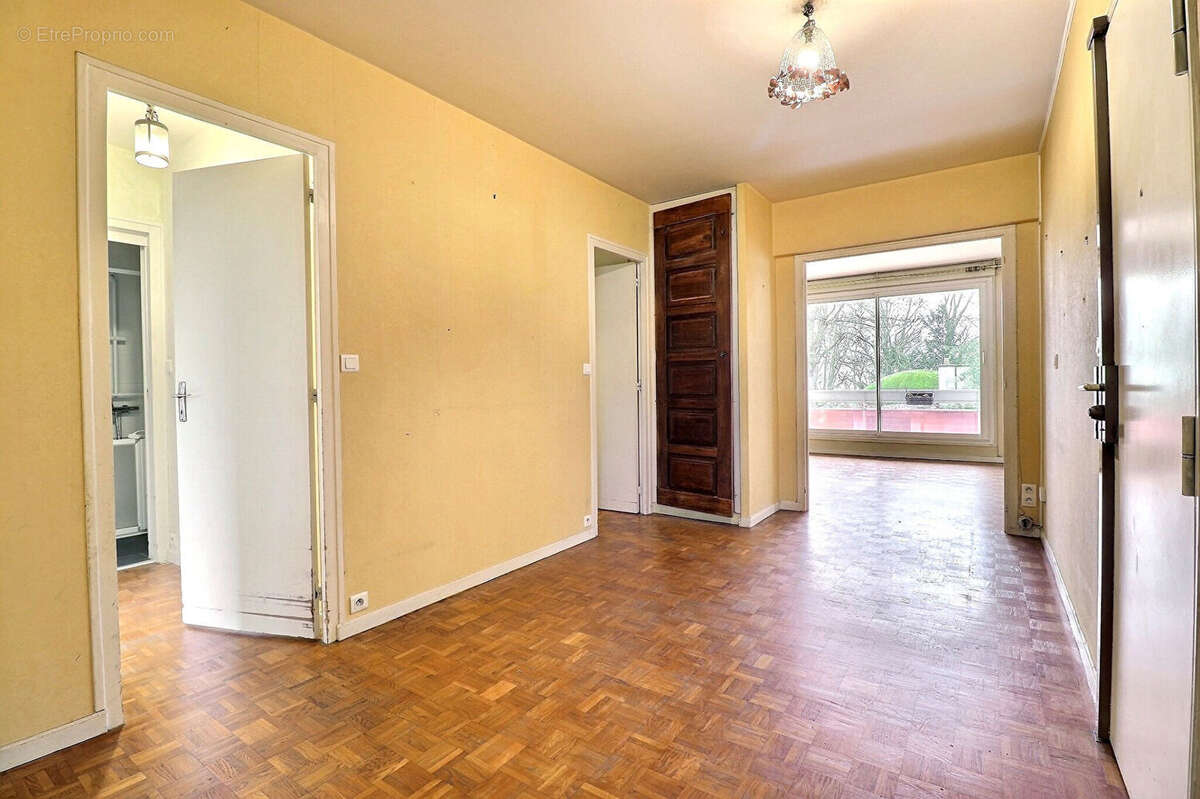 Appartement à MAREIL-MARLY