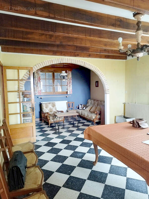 Maison à AUTHUMES