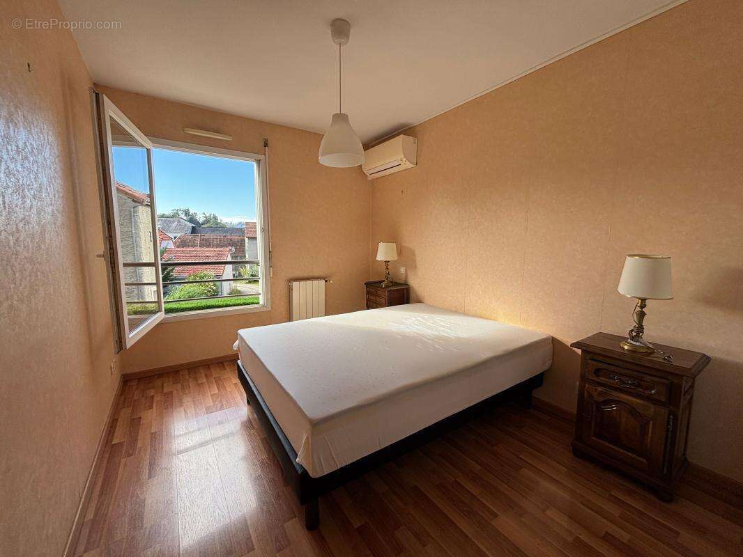 Appartement à BIZANOS