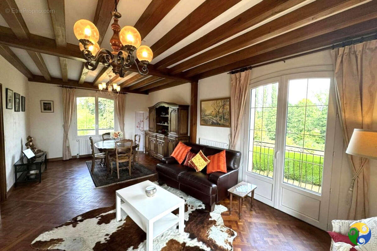 SEJOUR - Maison à NOUIC