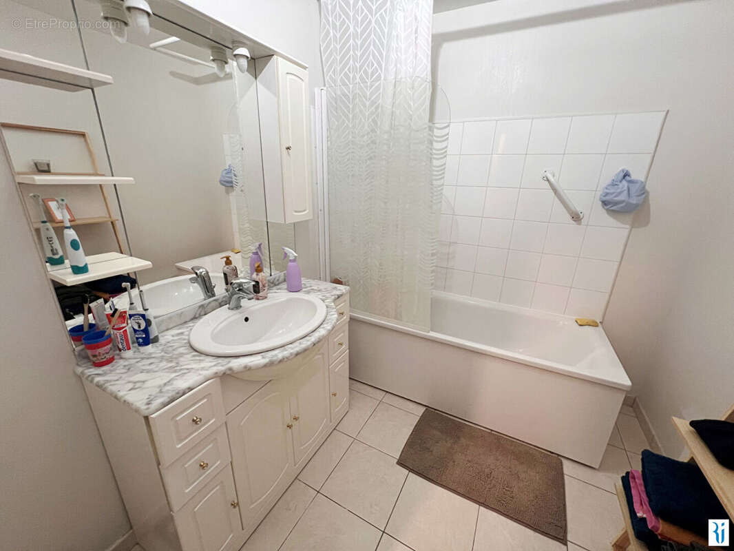 Appartement à NOTRE-DAME-DE-BONDEVILLE