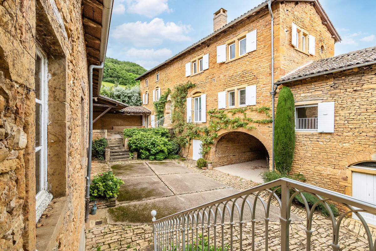 Maison à VILLE-SUR-JARNIOUX