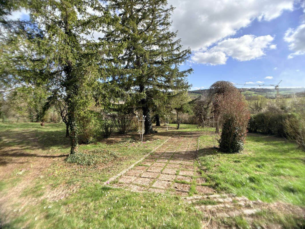 Maison à BELLENAVES