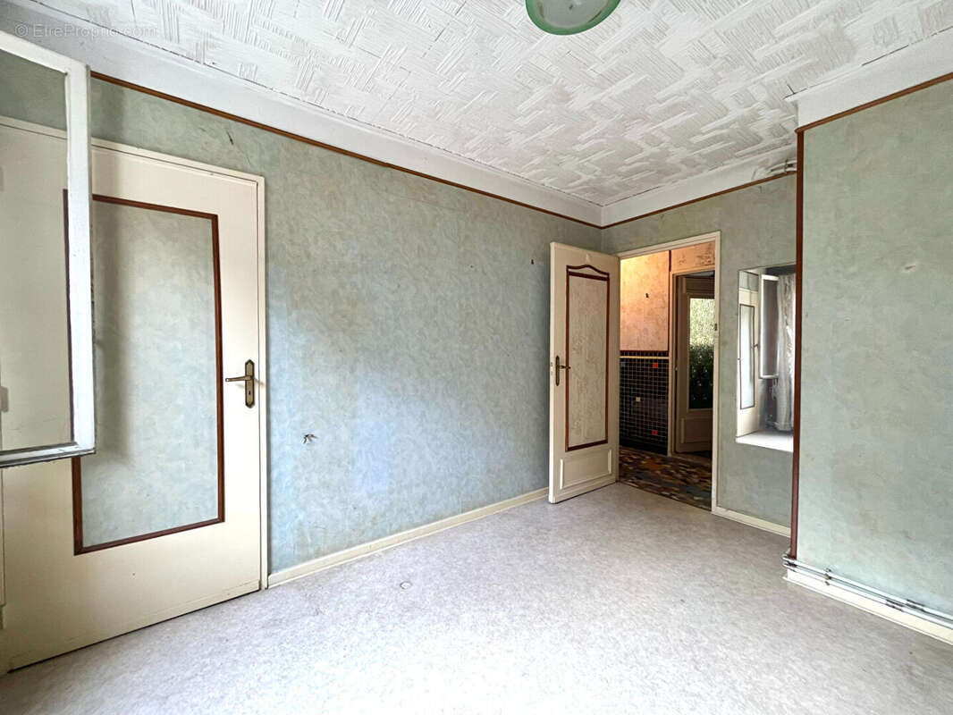 Appartement 5 pièces à fort potentiel à Joeuf - photo 7