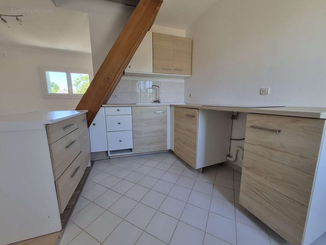 Appartement 42 m² à Saint-Maurice-Montcouronne  - photo 3