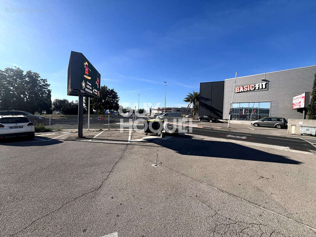 Commerce à CABESTANY