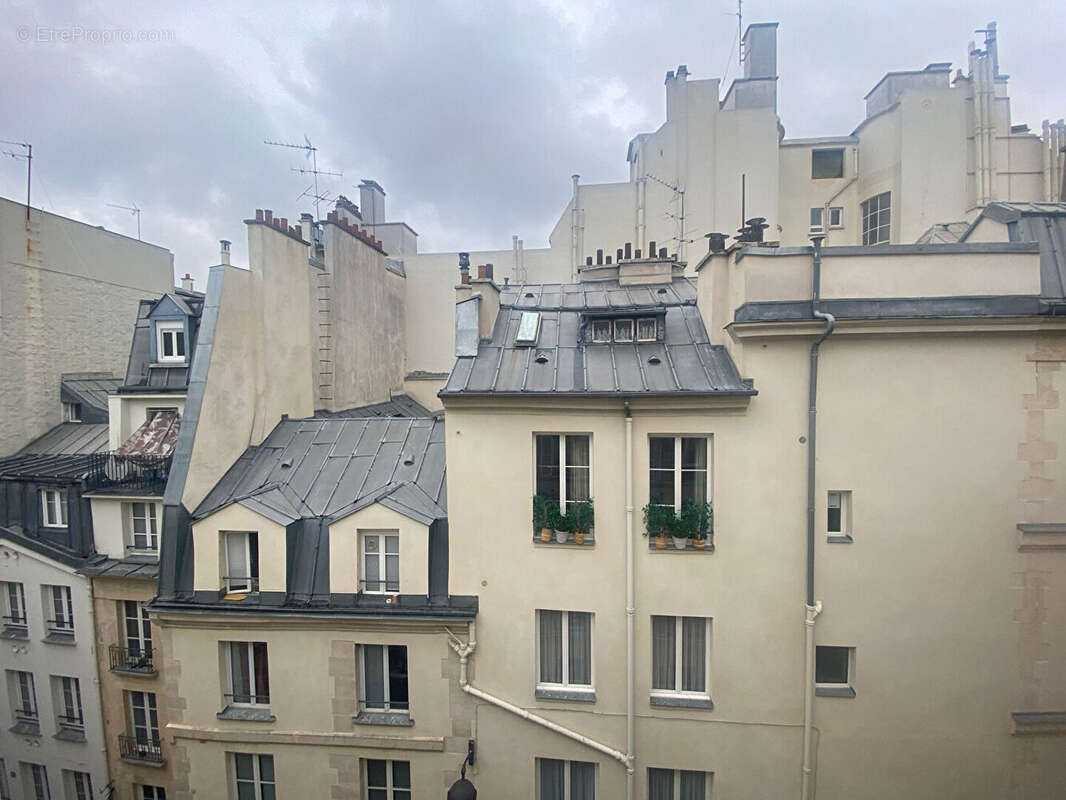 Appartement à PARIS-1E