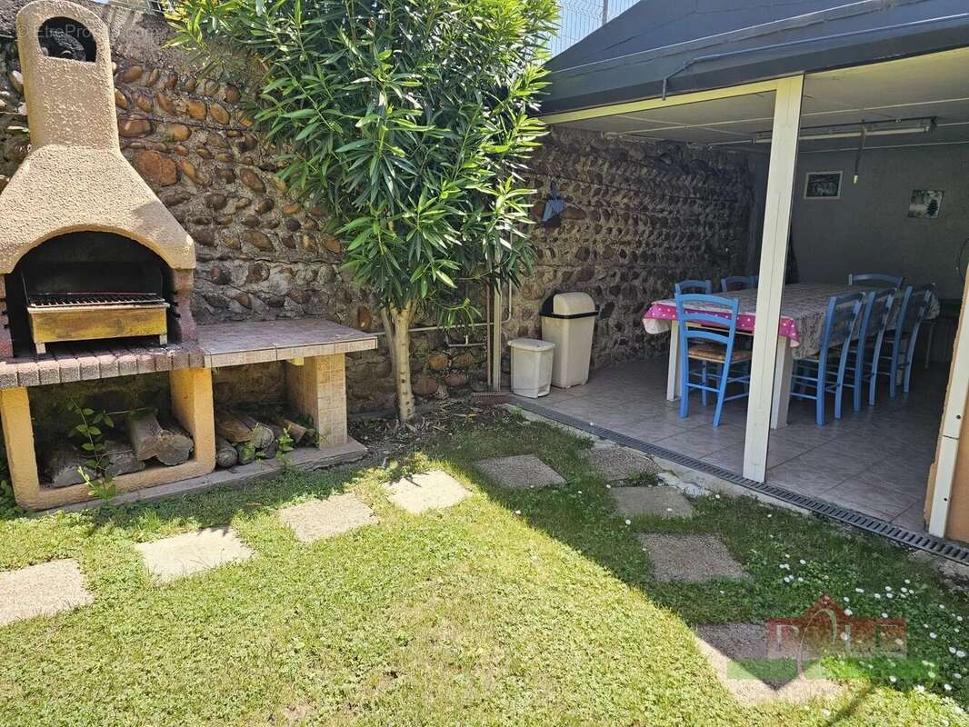 Maison à ROUSSILLON