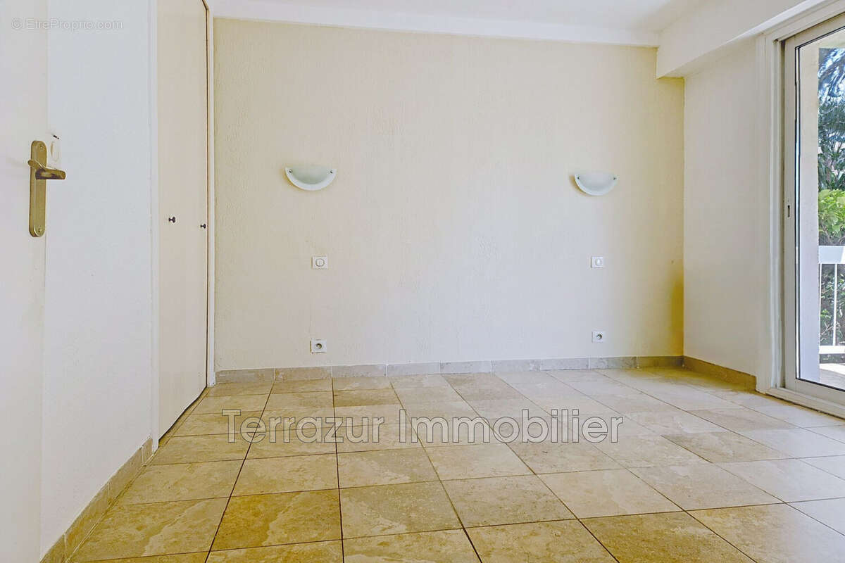 Appartement à VALLAURIS