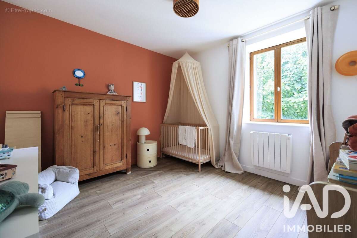 Photo 8 - Appartement à SAINT-GENIS-LES-OLLIERES