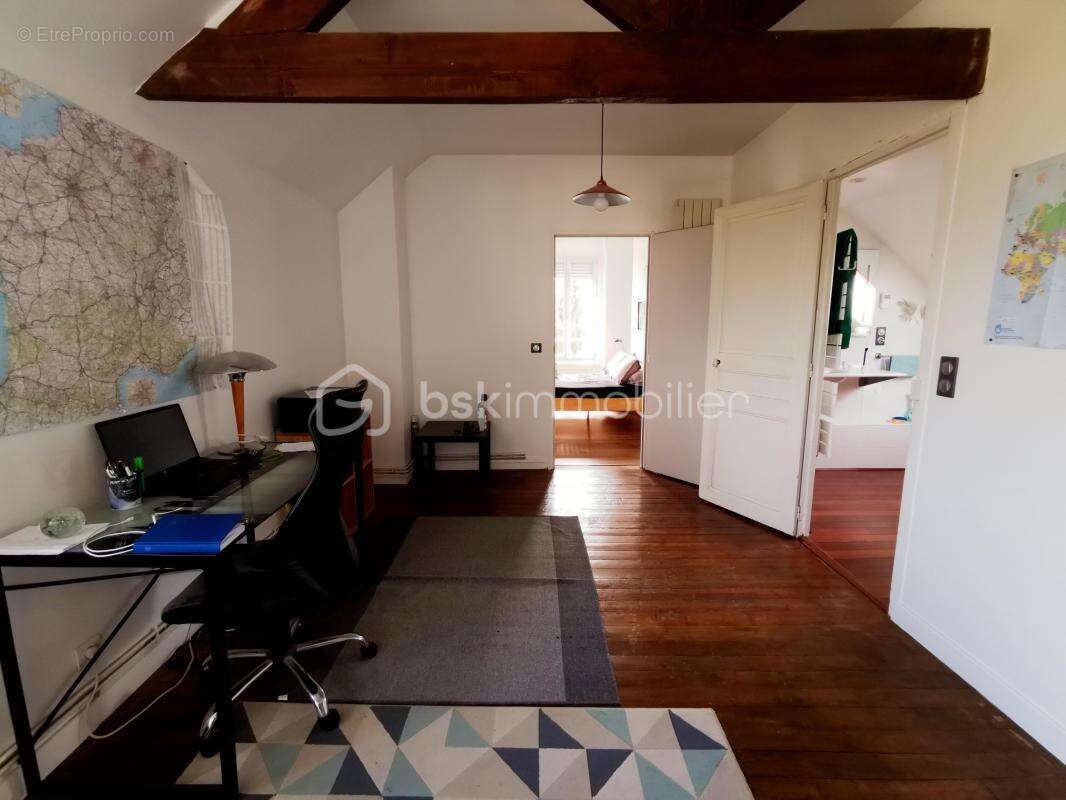 Maison à PONT-SUR-YONNE