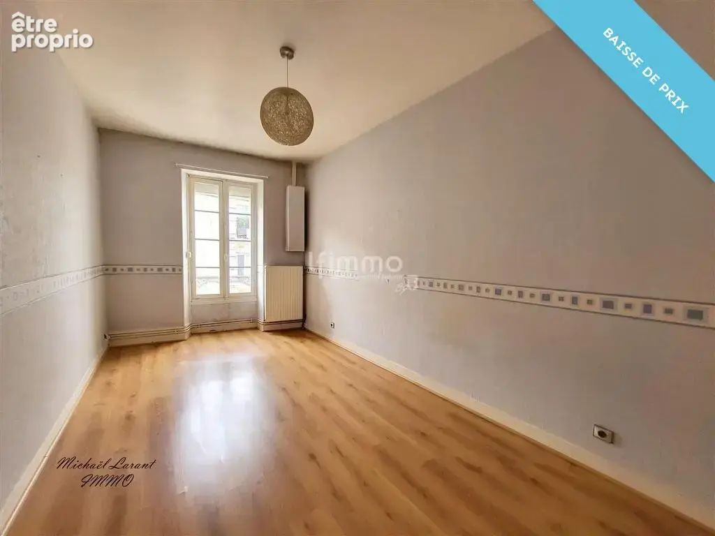 Local commercial loué + appartement + terrain - photo 2