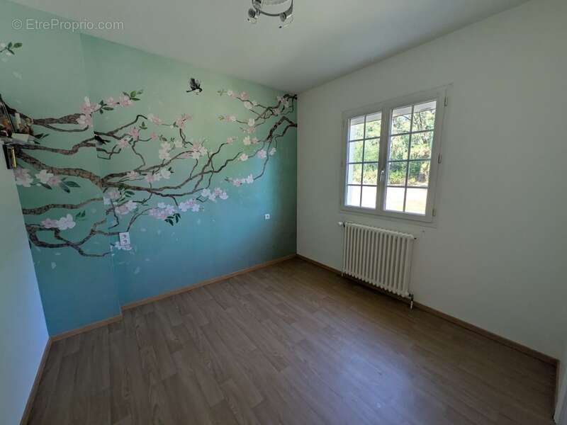 Priziac propriété composée d'une maison de type néo bretonne de 8 pieces en tres bon etat general grande dépendances parcelle de - photo 13