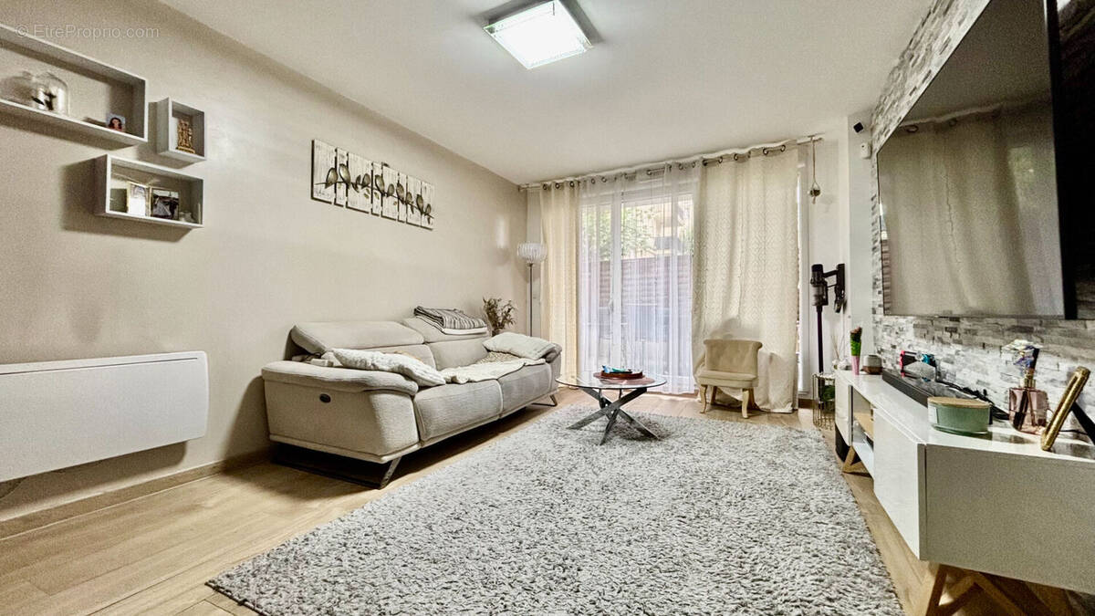 Appartement à CORBEIL-ESSONNES