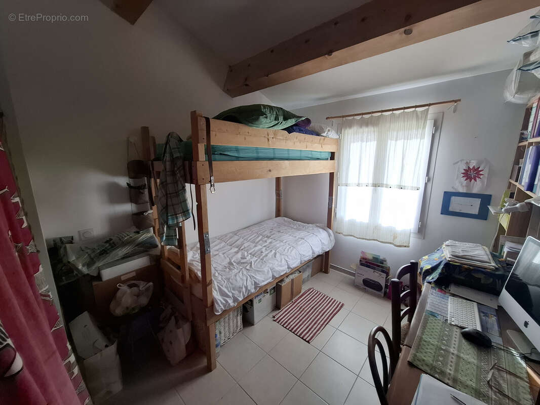 Maison à FONTVIEILLE