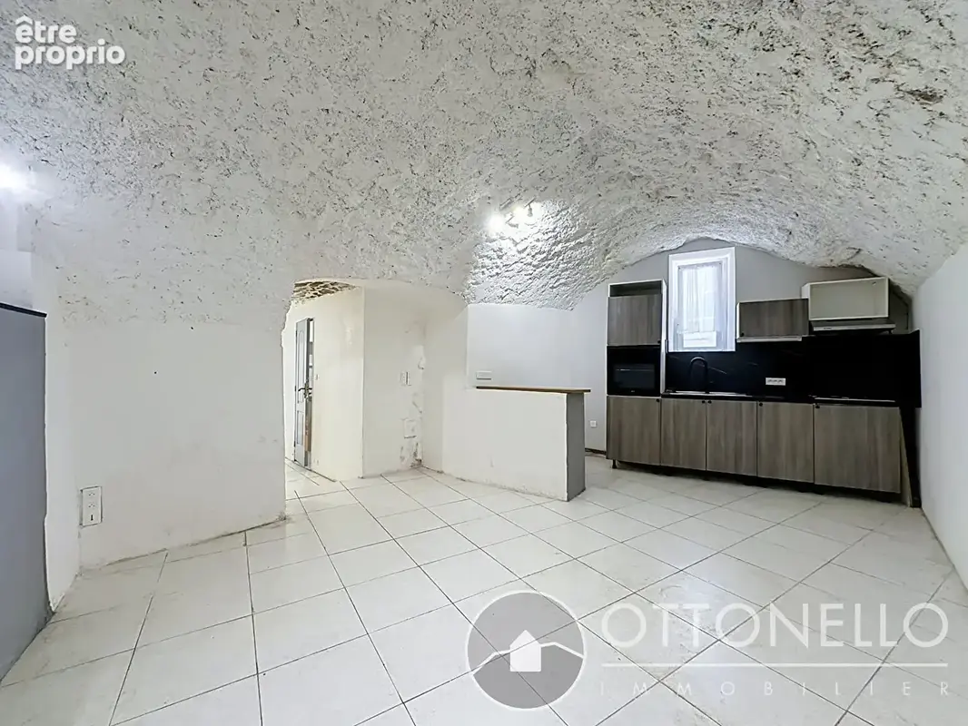 Appartement à ROQUEBRUNE-SUR-ARGENS