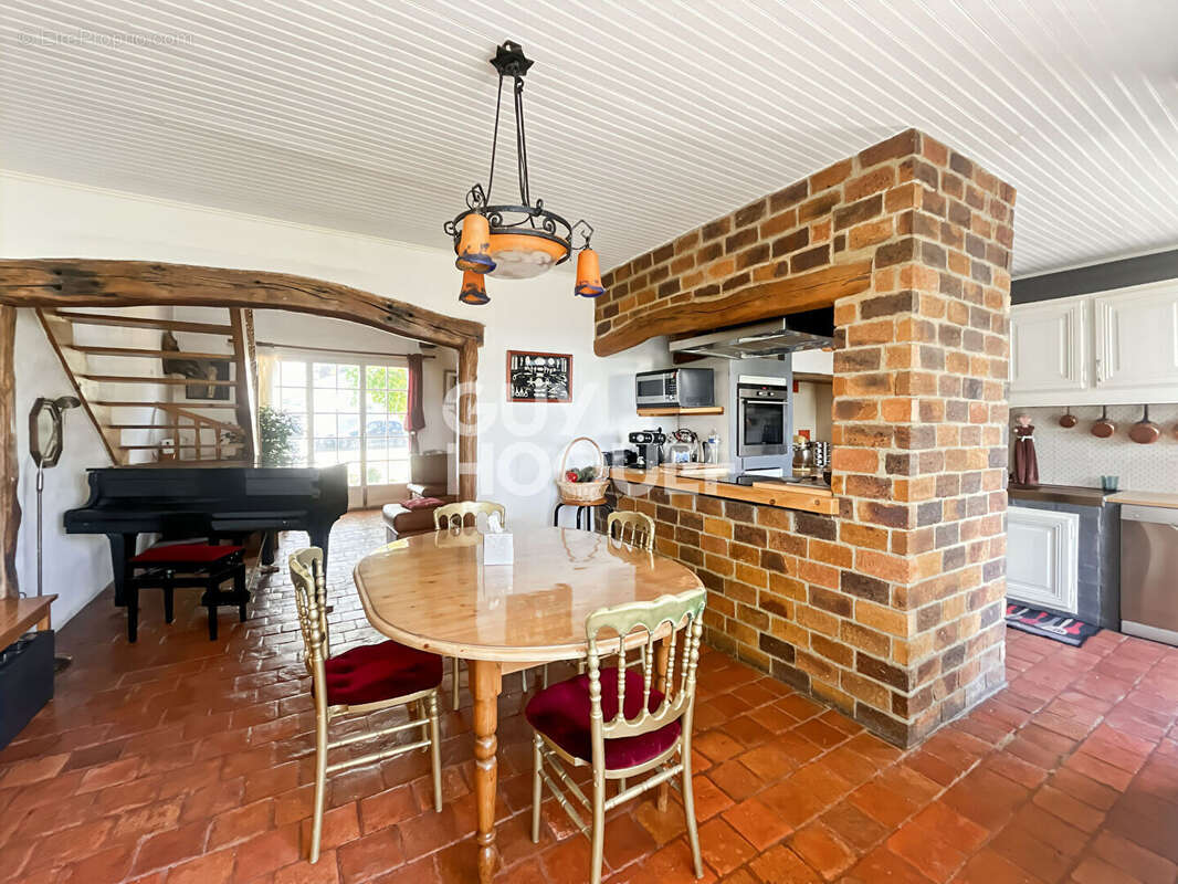 Maison à FONTENAY-TRESIGNY