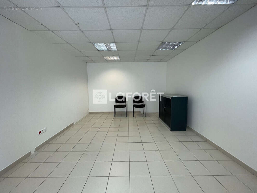 Commerce à LA TRINITE