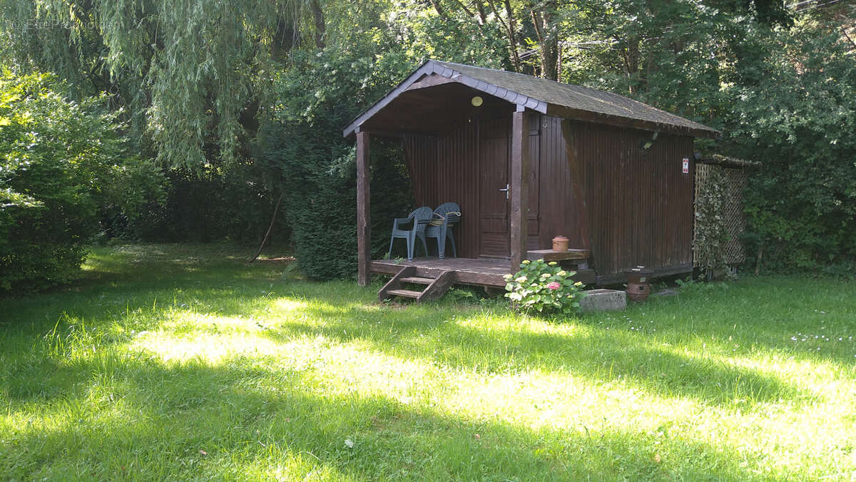 Terrain à SAINT-LEONARD-DES-BOIS