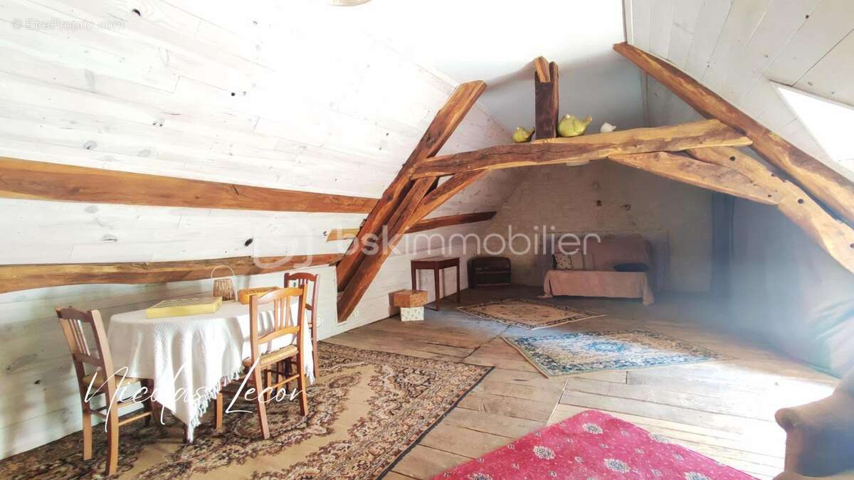 Authentique longère de 170 m² habitables – 4 chambres – Grange – Dépendances – Terrain clos d'environ 2 400 m² - photo 7