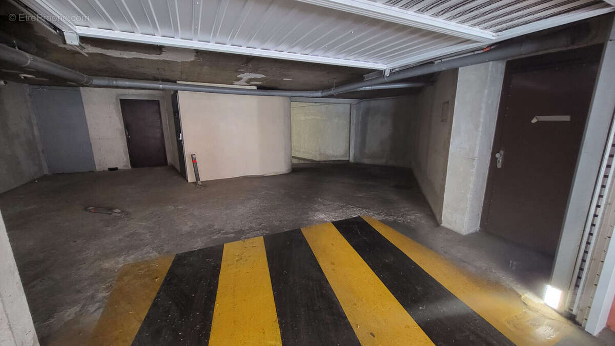 Parking à ANTIBES