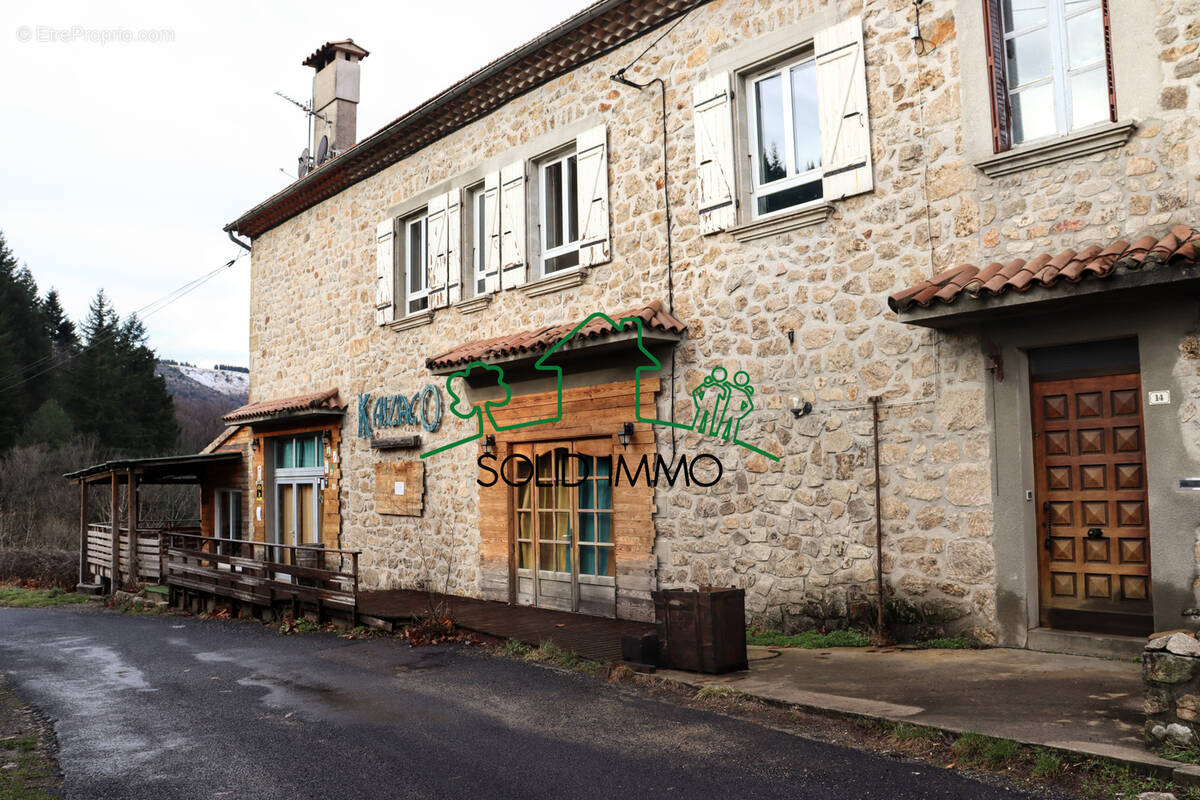 Maison à AIZAC