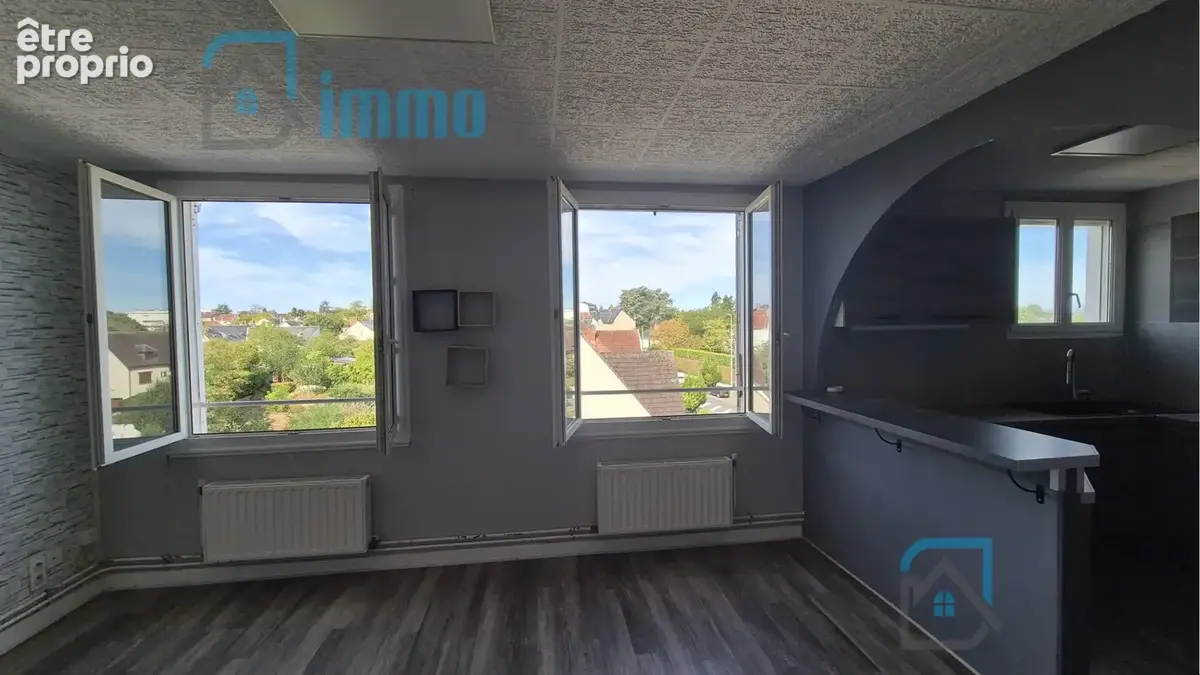 Bourges, quartier Mazières / Aéroport - Appartement type 3 + garage + cave - photo 2