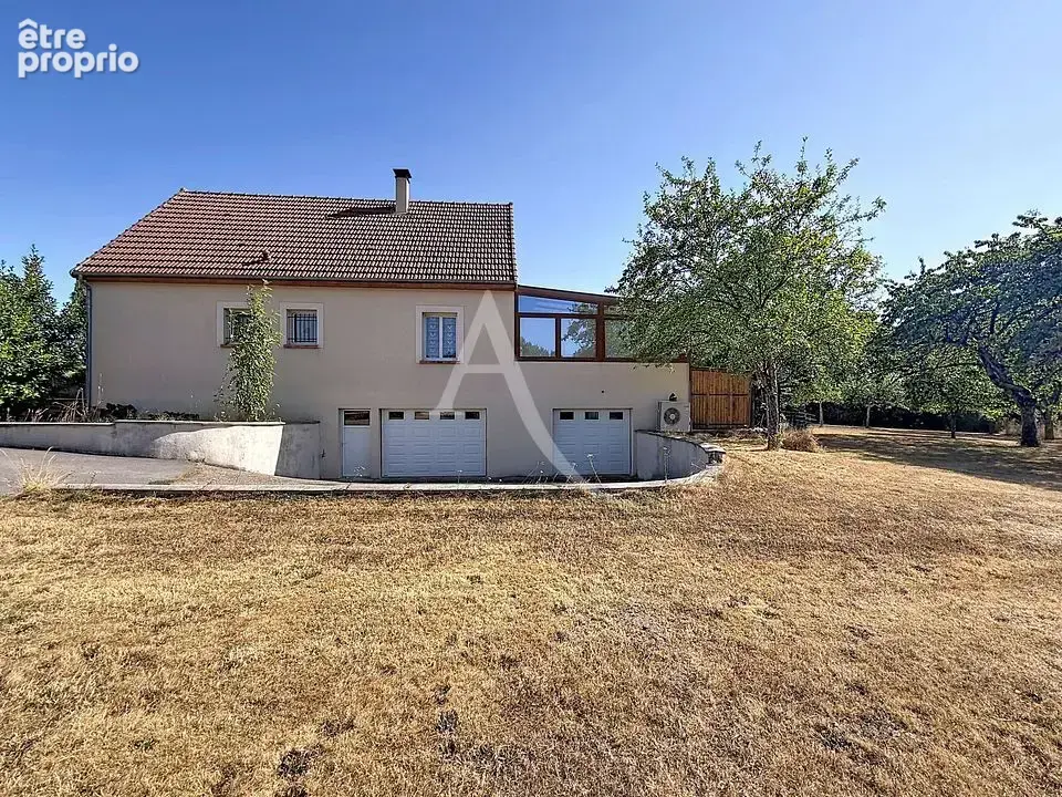 Maison à SAINT-JEAN-LES-DEUX-JUMEAUX