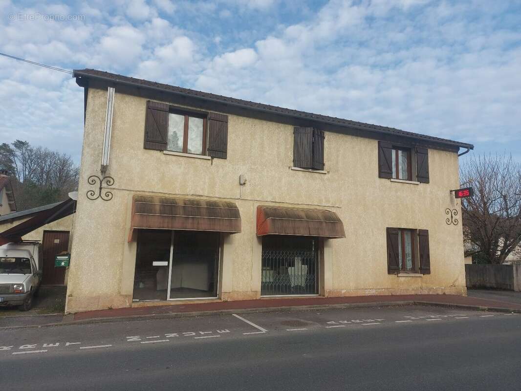 Maison d'habitation et son local commercial - photo 2