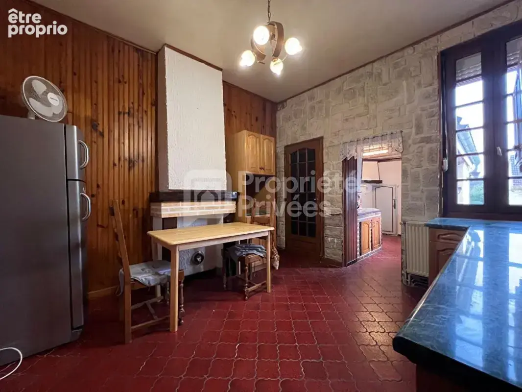 Maison de ville à Bruay-La-Buissière avec jardin, cour et potentiel d'aménagement - photo 3