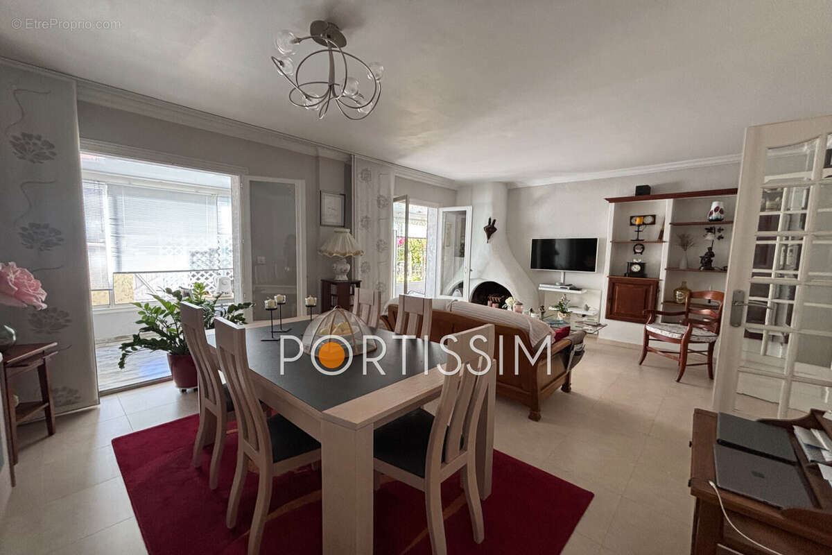 Appartement à SAINT-LAURENT-DU-VAR