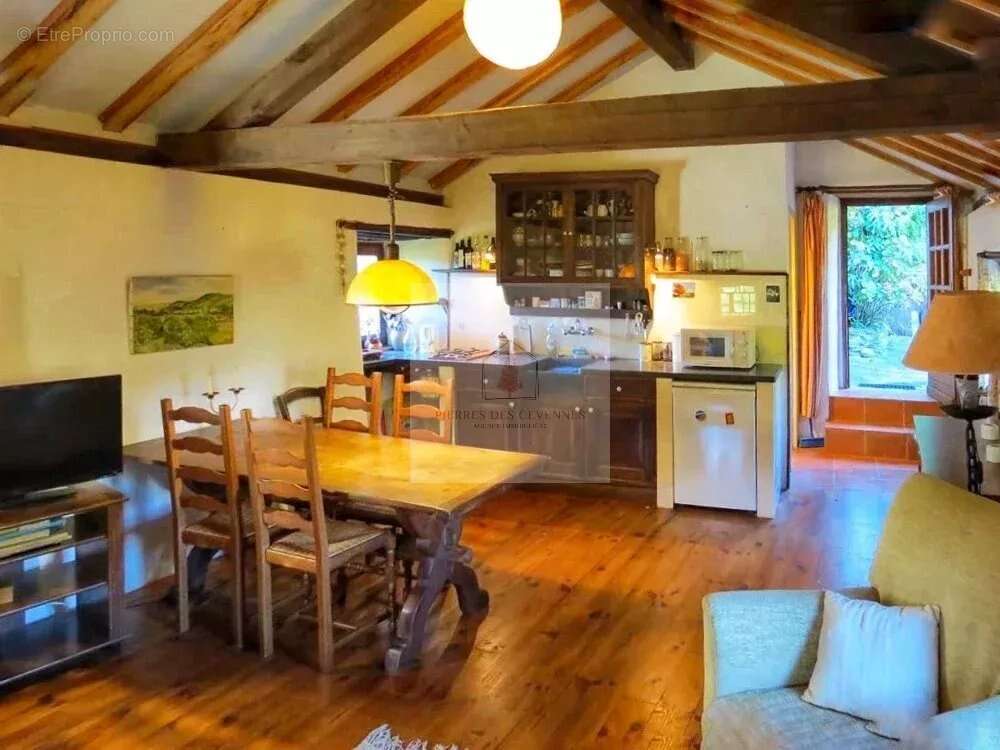 Maison à SAINT-GERMAIN-DE-CALBERTE