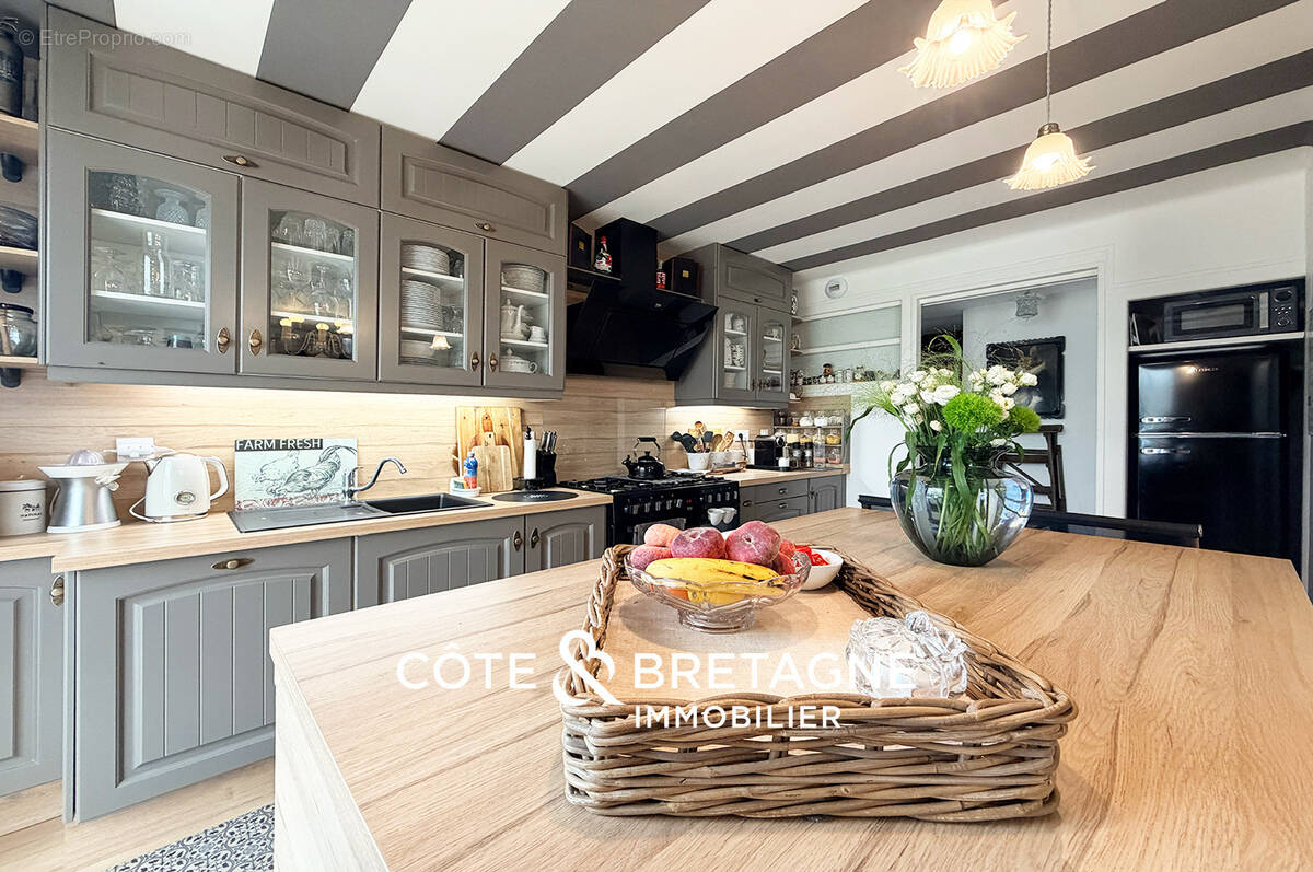 Maison à vendre à yffiniac   deux maisons indépendantes sur une même propriété  réf : 2026152 - photo 1