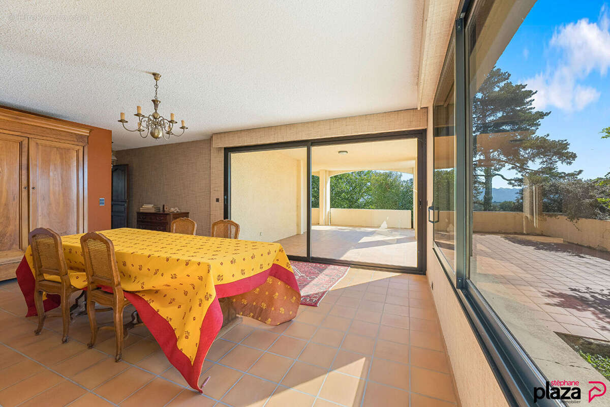 Maison à DIVONNE-LES-BAINS