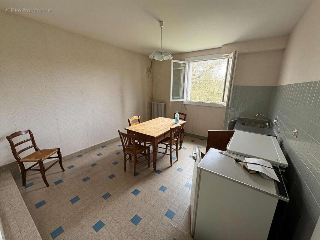   - Maison à LABEGUDE