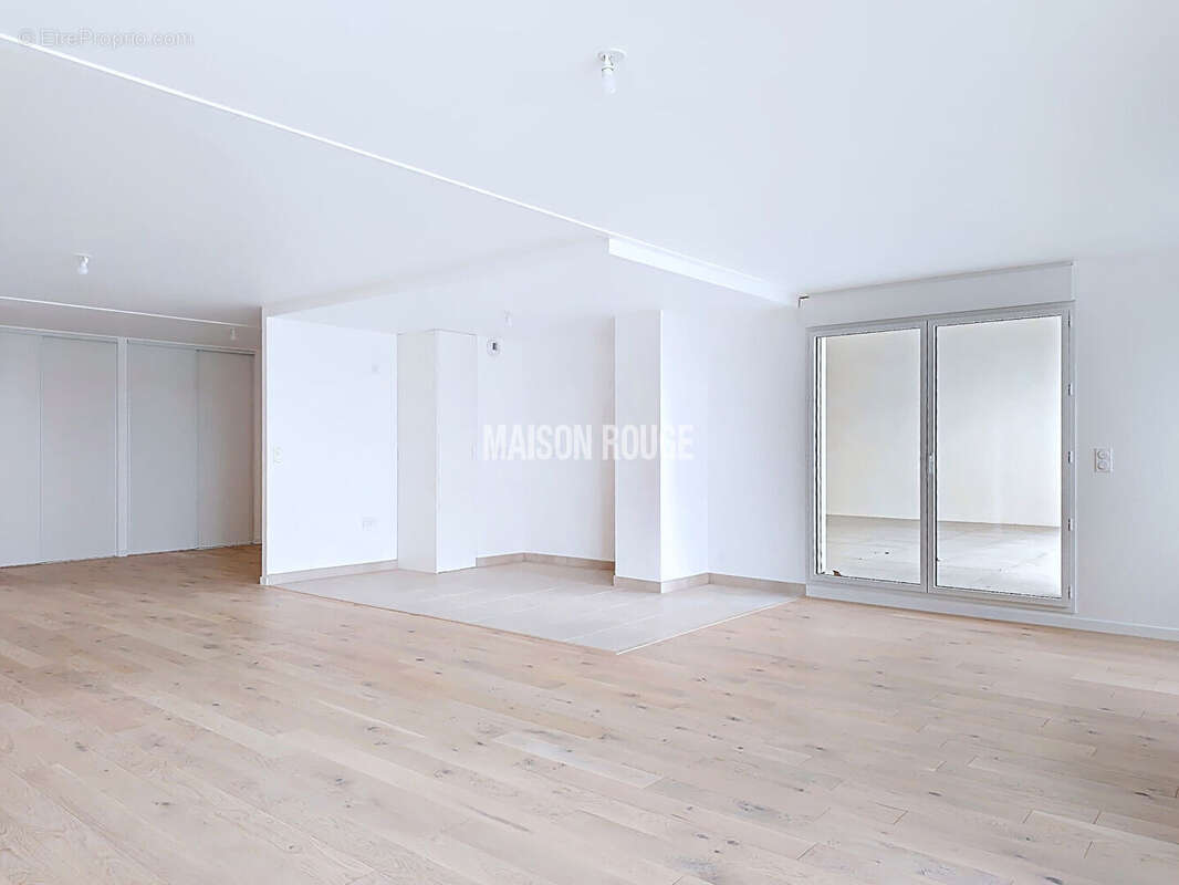 Rare à la Vente : Superbe Duplex T4 avec Aperçu Mer Dinard - photo 8