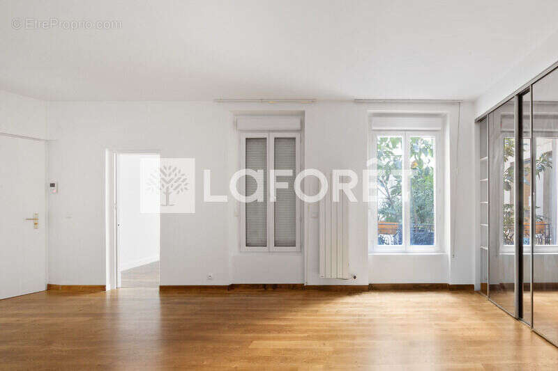 Appartement à PARIS-7E