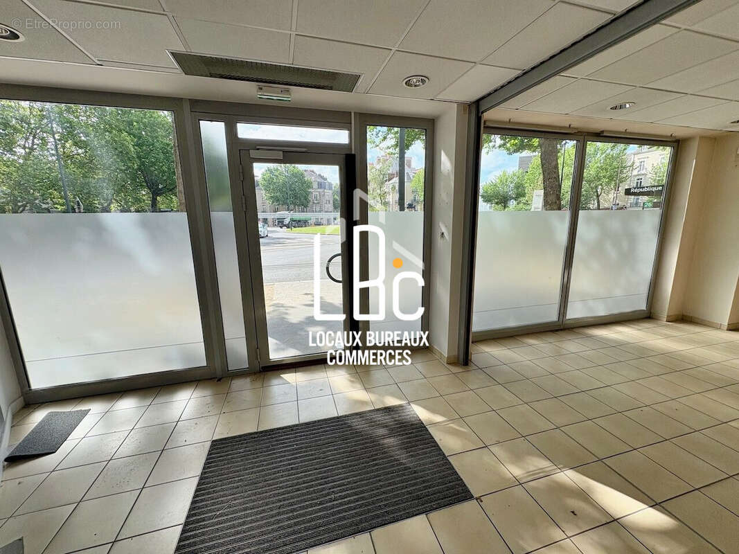 Commerce 225 m² à Nantes  - photo 6