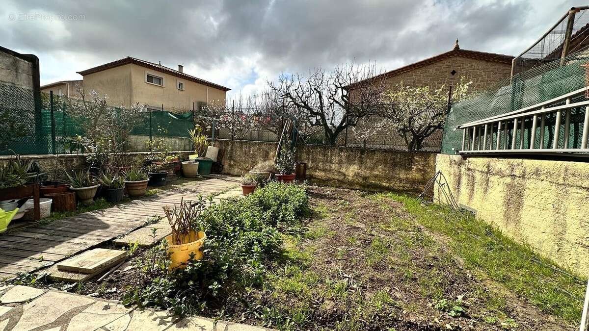 Maison à CASTRIES
